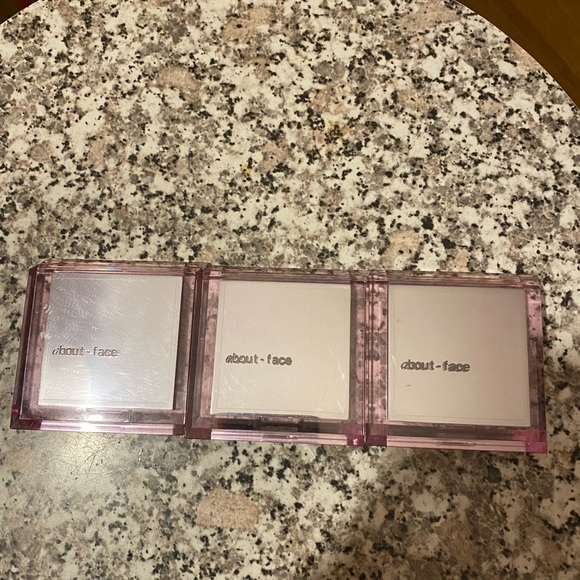 About face Light Lock Powder - Picture 2 of 4